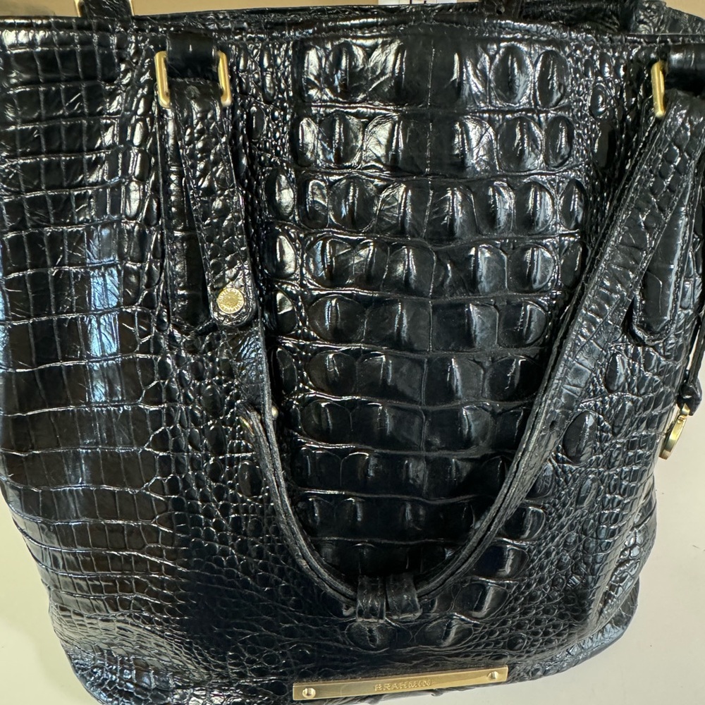 Black Brahmin used!! Medium size. Good for any event